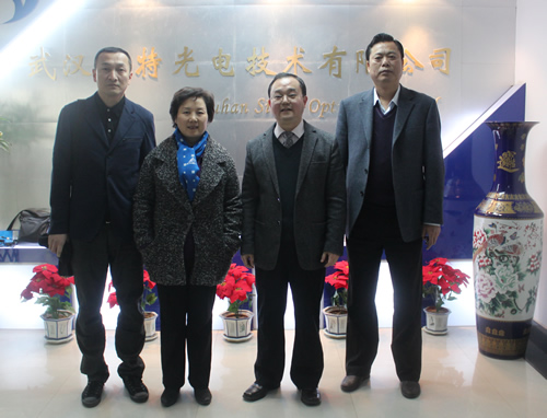 湖北省人社廳副廳長張建平、人社廳專技處調(diào)研員廖維君和田圃到我司調(diào)研
